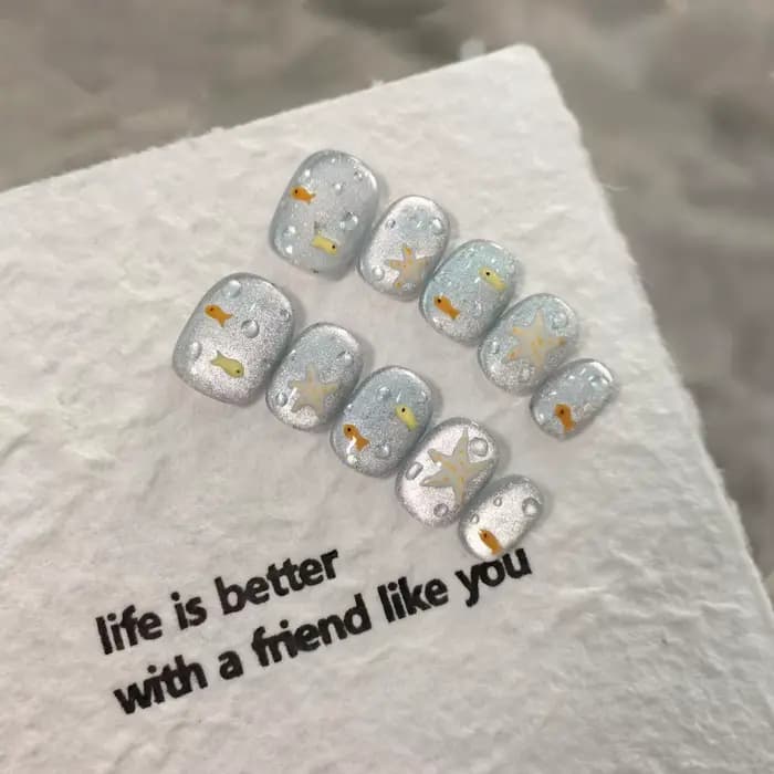 10 pièces/ensemble ongles à pression faits à la main-bleu brillant poisson et bulles conception faux