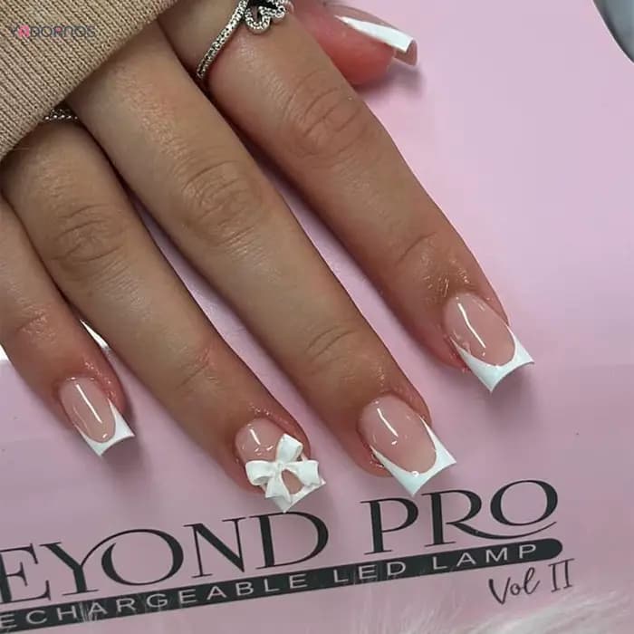 Presse française blanche sur les ongles, modèles de nœud papillon 3D, couleur chair, faux ongles por
