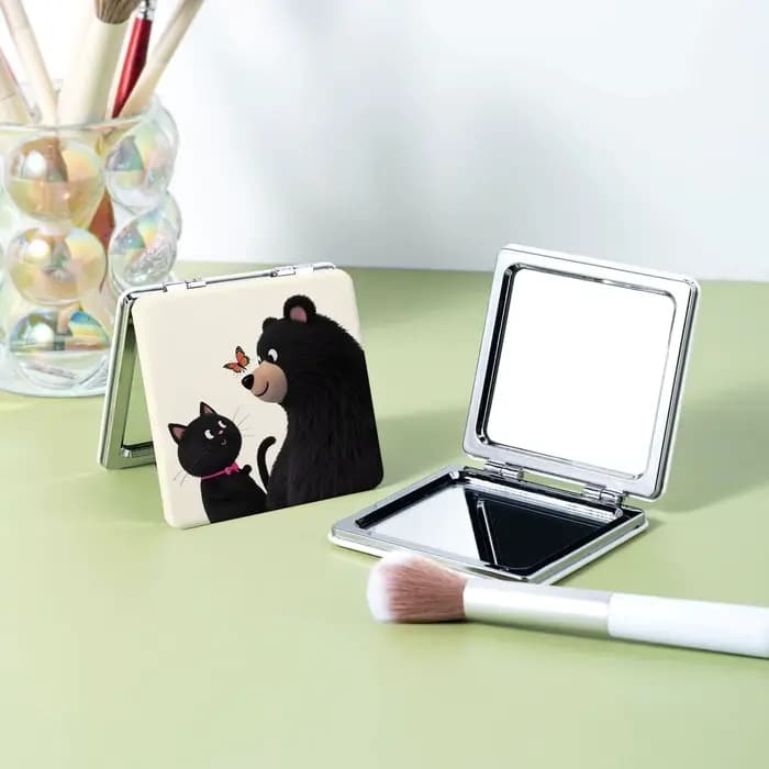 Miroir de maquillage portatif de dessin animé d'unité centrale de chaton et d'ours