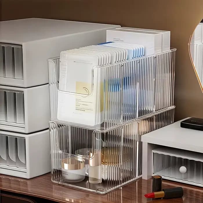 Boîte de rangement transparente compartimentée pour masques faciaux