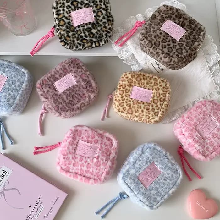 Sac à cosmétiques carré en peluche imprimé léopard