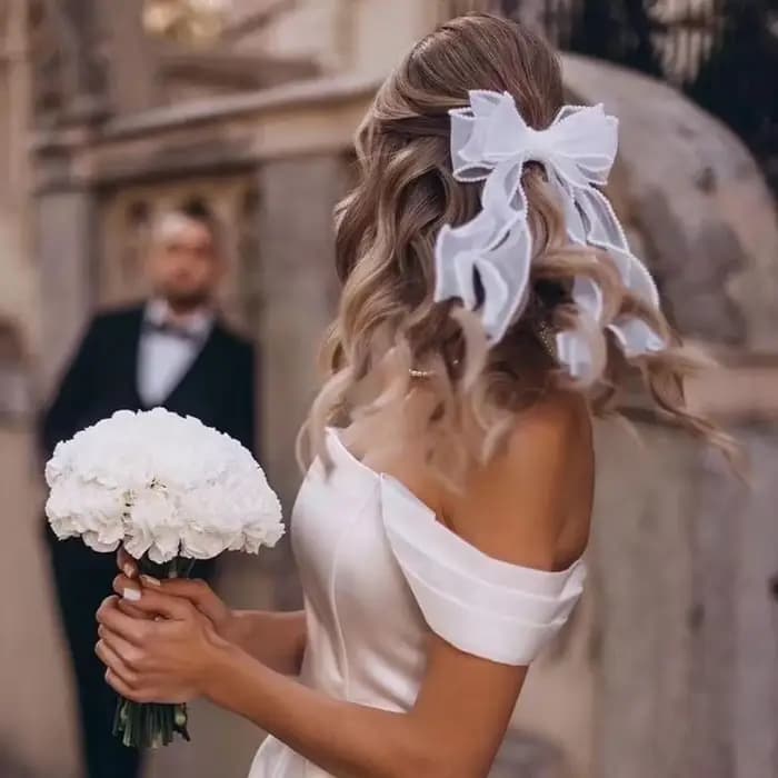 Accessoire pour cheveux de mariée : décoration