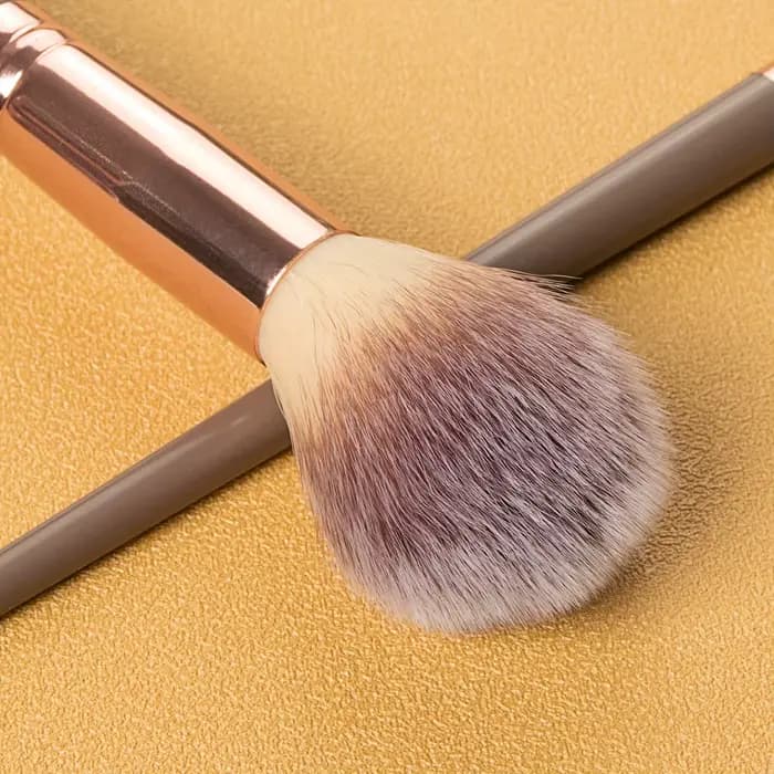 Pinceaux de maquillage pour fond de teint à double extrémité : parfaits pour l'application de liquides