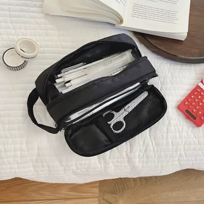 Trousse de papeterie coréenne noire