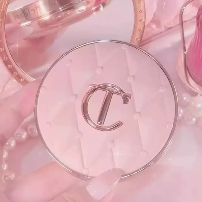 Charlotte Tilbury CT Base Makeup Cushion By The Pillow Correcteur longue tenue