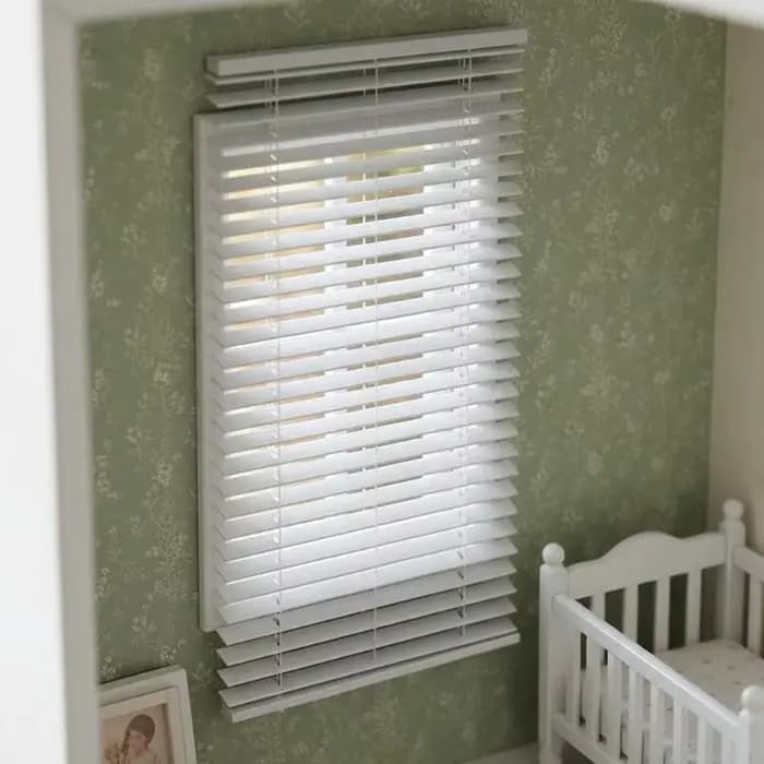 Mini modèle de volet roulant pour maison de poupée