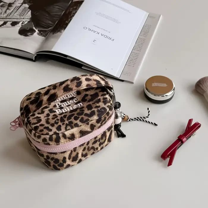 Mini trousse de maquillage à imprimé léopard
