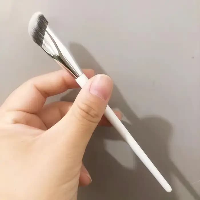 Brosse anti-cernes sous les yeux pour crème de maquillage