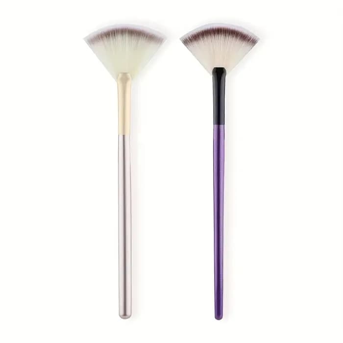 Brosse à reflets en forme d'éventail