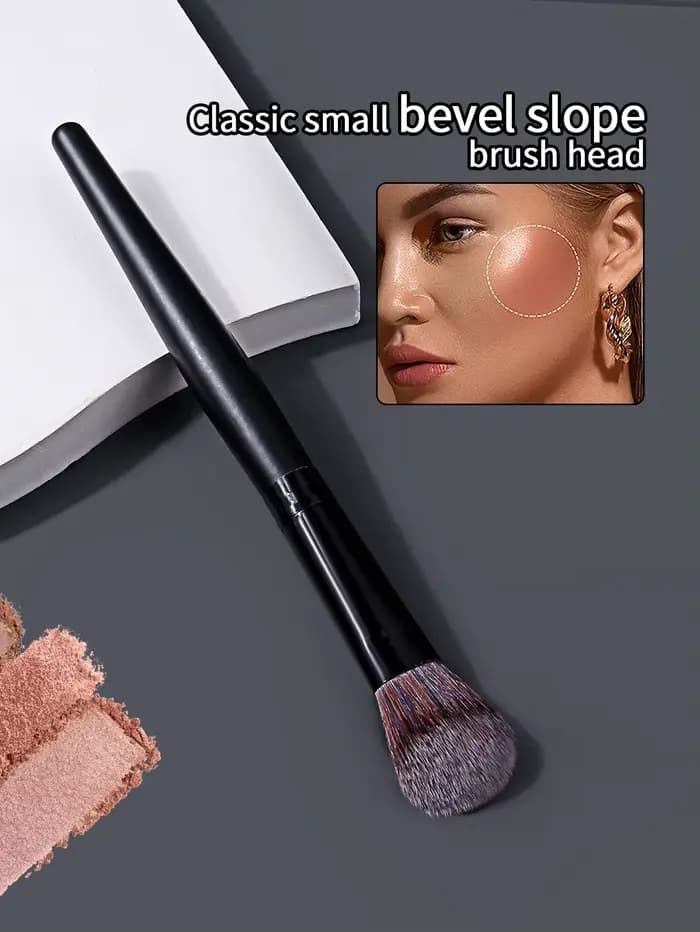 Brosse à Blush crème coudée professionnelle