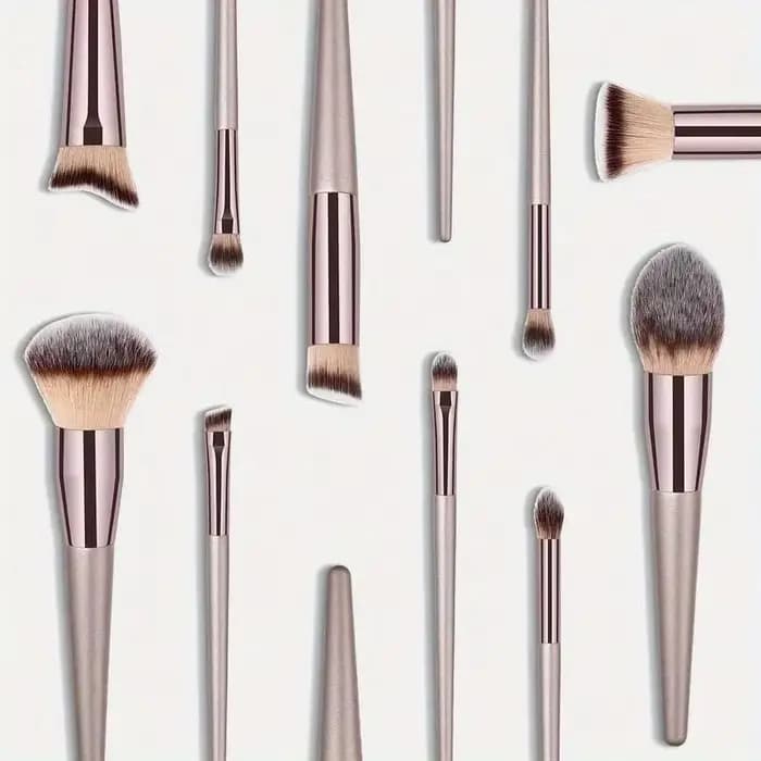 10 pièces Champagne or pinceaux de maquillage ensemble complet de fond de teint poudre libre Blush correcteur ombre à