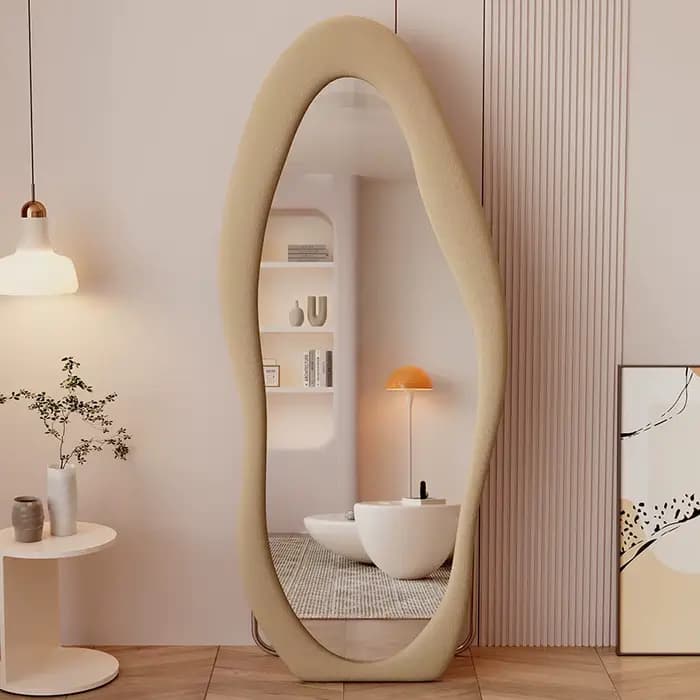 Miroir pleine longueur irrégulier style influenceur pour chambre à coucher, mural ou sur pied, miroir d'essayage couleur crème