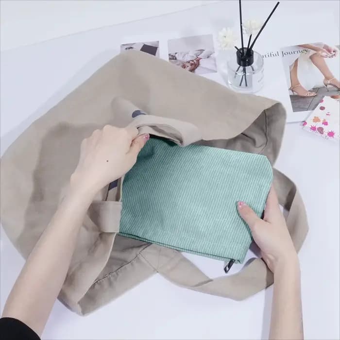 Sac à cosmétiques de voyage en velours côtelé