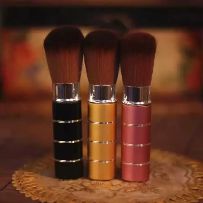 Brosse de maquillage rétractable
