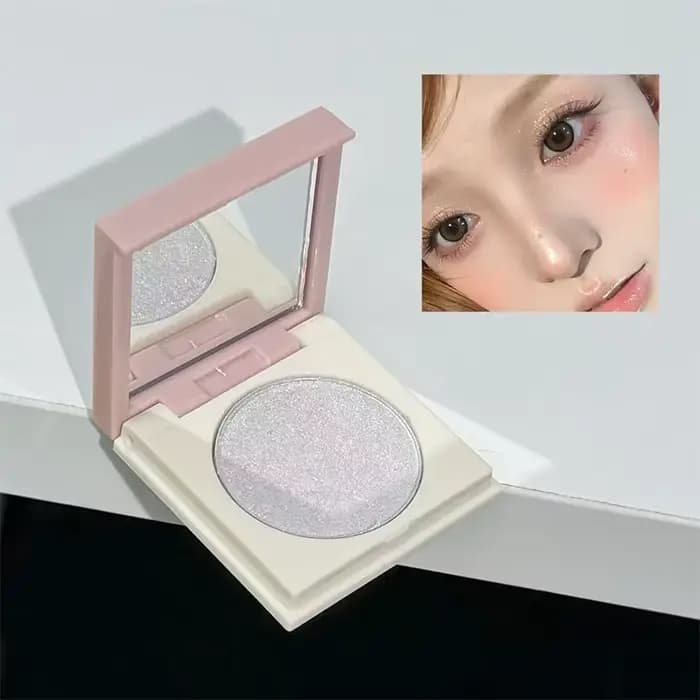 Ensemble de maquillage comprenant 4 gloss à lèvres