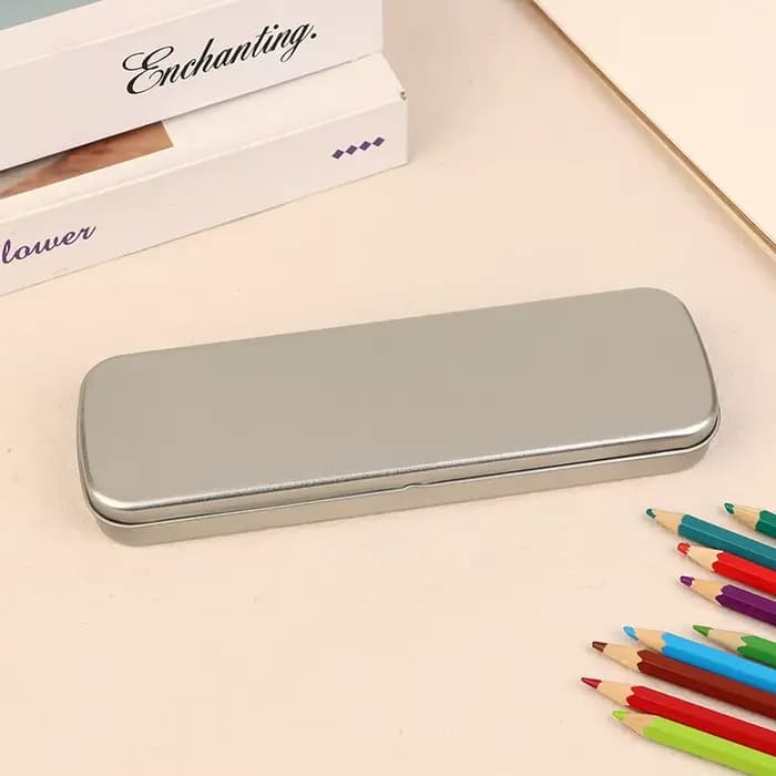 Boîte à stylos en métal