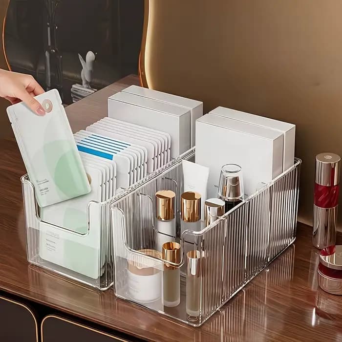 Boîte de rangement transparente compartimentée pour masques faciaux