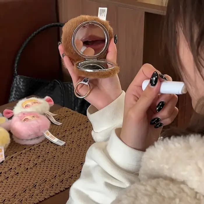 Série de miroirs de maquillage Chaton : Boîte mystère avec miroir au design créatif et mignon