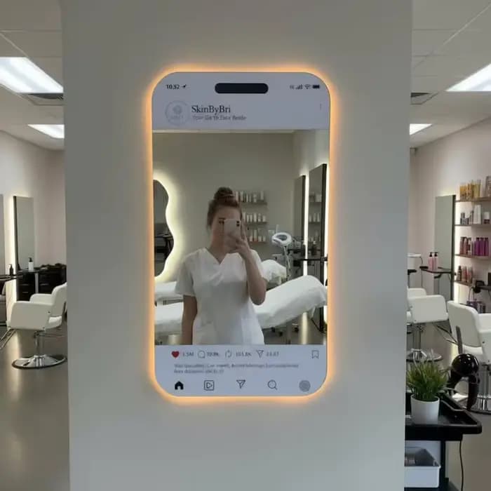 Miroir lumineux LED personnalisé pour les réseaux sociaux