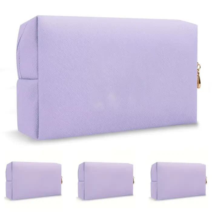 Sac de maquillage avec lettres brodées violettes