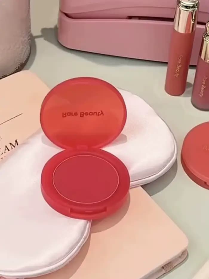 Rare Beauty Blush Mashed Potatoes Texture It Doesn't Look Dull When Applied with Makeup Dip The Brush Saturation Slightly High