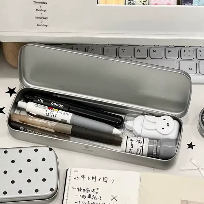 Boîte à crayons en métal à pois coréens pour étudiants