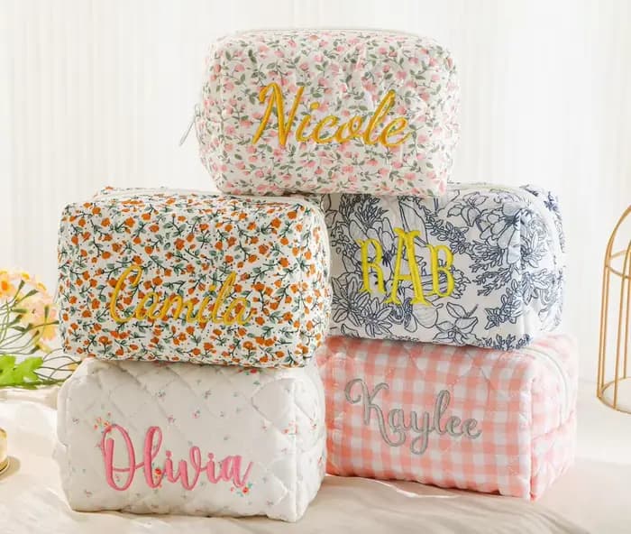 Pochette de maquillage brodée de fleurs personnalisée