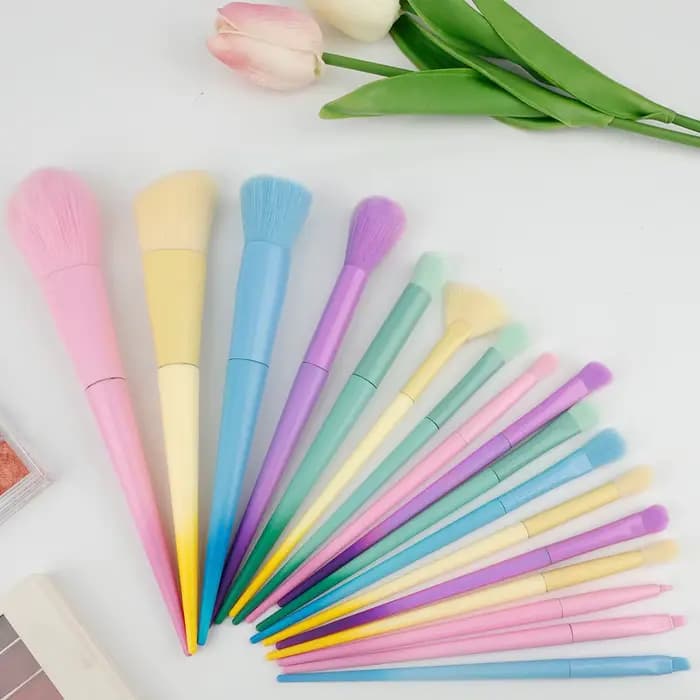 17 pinceaux de maquillage multicolores