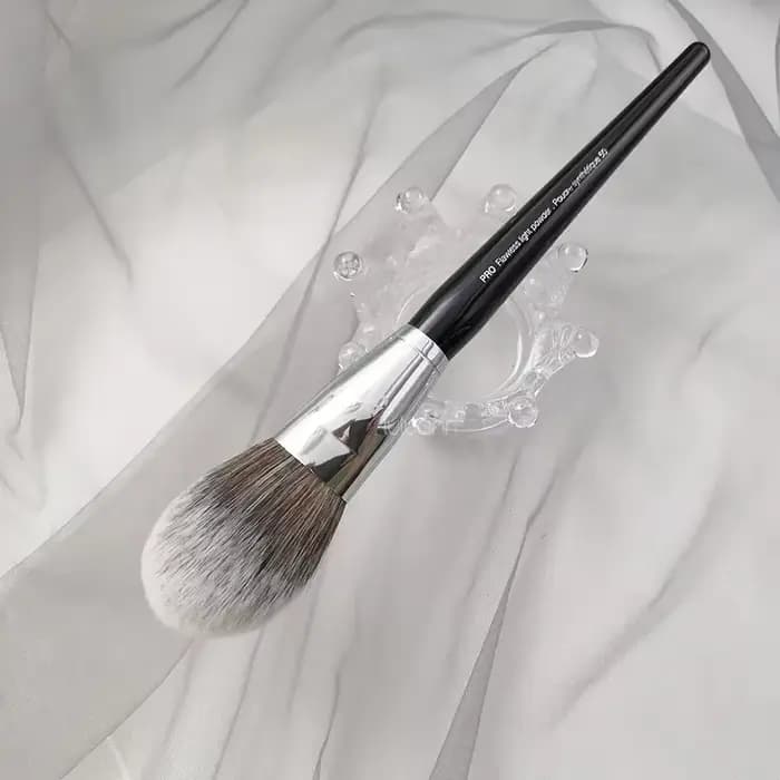Grande brosse de maquillage pour poudre douce