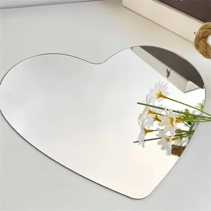 Miroir mural auto-adhésif en forme de cœur en acrylique