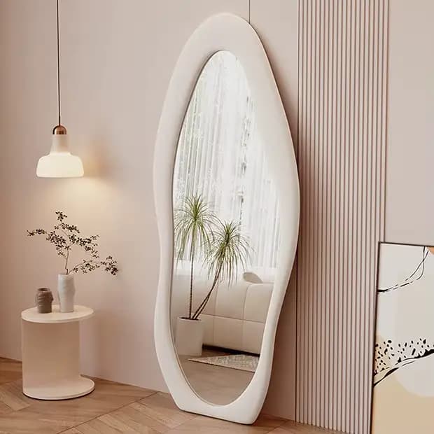 Miroir pleine longueur irrégulier style influenceur pour chambre à coucher, mural ou sur pied, miroir d'essayage couleur crème