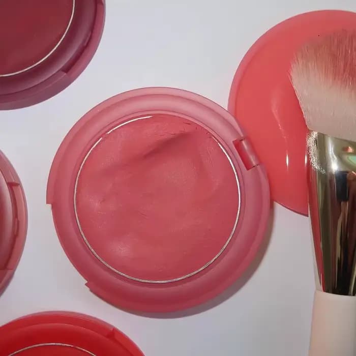 Rare Beauty Blush Mashed Potatoes Texture It Doesn't Look Dull When Applied with Makeup Dip The Brush Saturation Slightly High