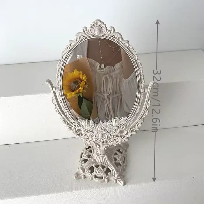 Miroir de maquillage de forme narvintage
