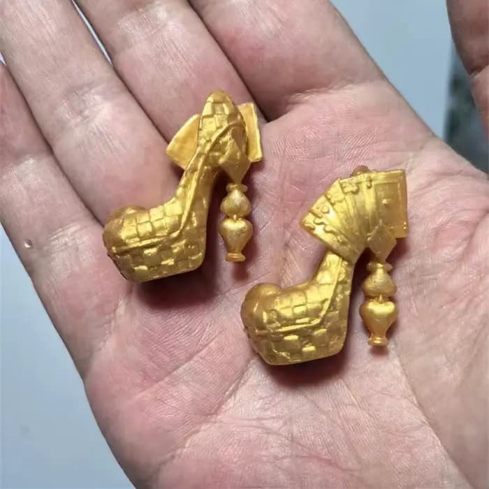 Nouvelles chaussures de poupée à talons hauts