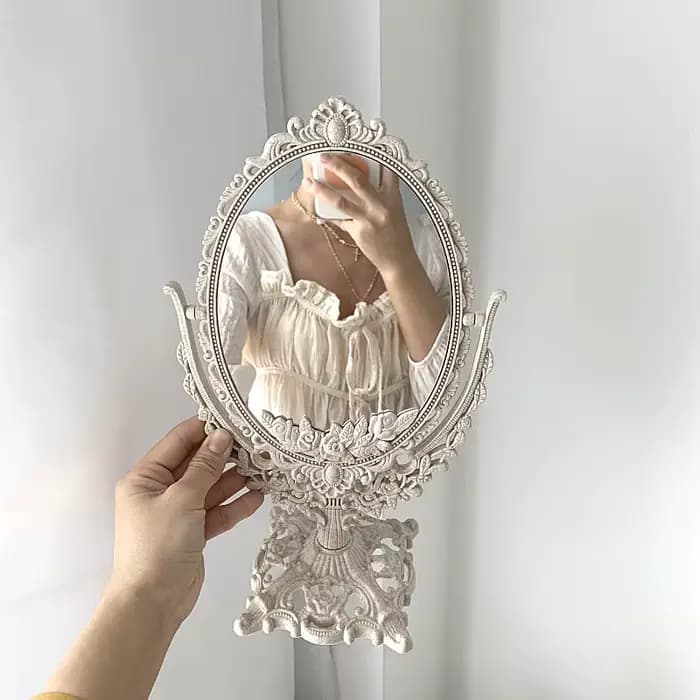 Miroir de maquillage de forme narvintage