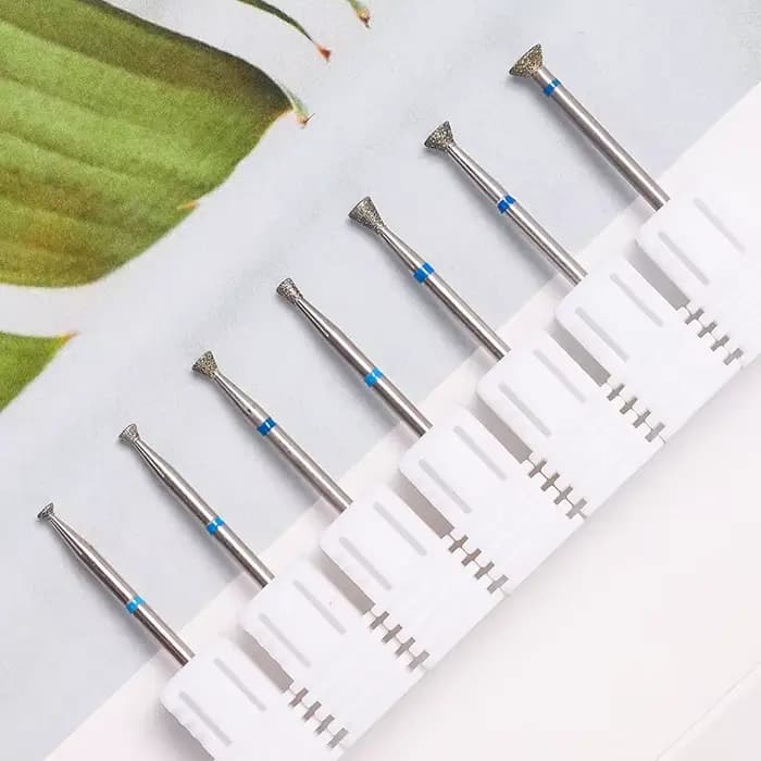 Foret à ongles pour nettoyer les cuticules, outil pour enlever la colle de débordement, traitement d