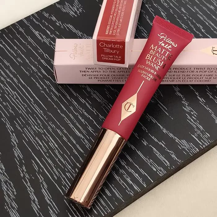 Charlotte Tilbury – Stylo illuminateur liquide, blush en poudre, stylo coussin d'air, maquillage cos