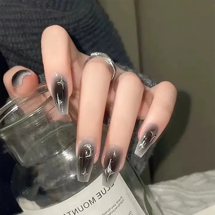 Faux ongles noirs dégradés à couverture complète pour filles cool, faux ongles cercueil mi-longs, mo