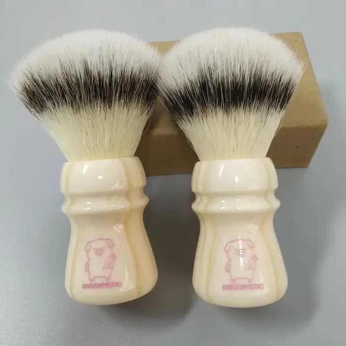 Dscosmetic Pink Piggy CN6 poils synthétiques avec manche en résine pour le rasage humide des hommes