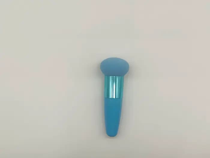 Pinceau de maquillage avec poignée pour femme, éponge cosmétique, outils de beauté professionnels, à