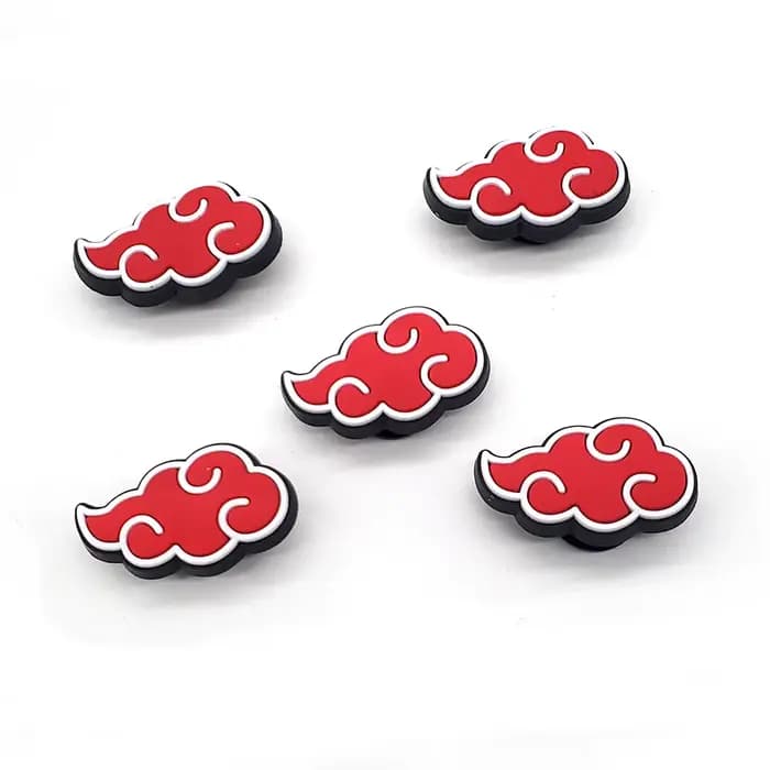 Marchandises Naruto, breloques pour chaussures avec logo de l'organisation Akatsuki, chaussures Crocs avec trous, boucle, DIY, pour hommes, vente en gros