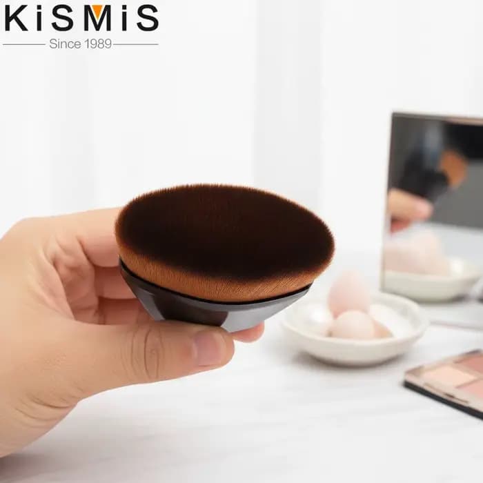 Pinceau Kabuki plat haute densité pour une application impeccable de poudre