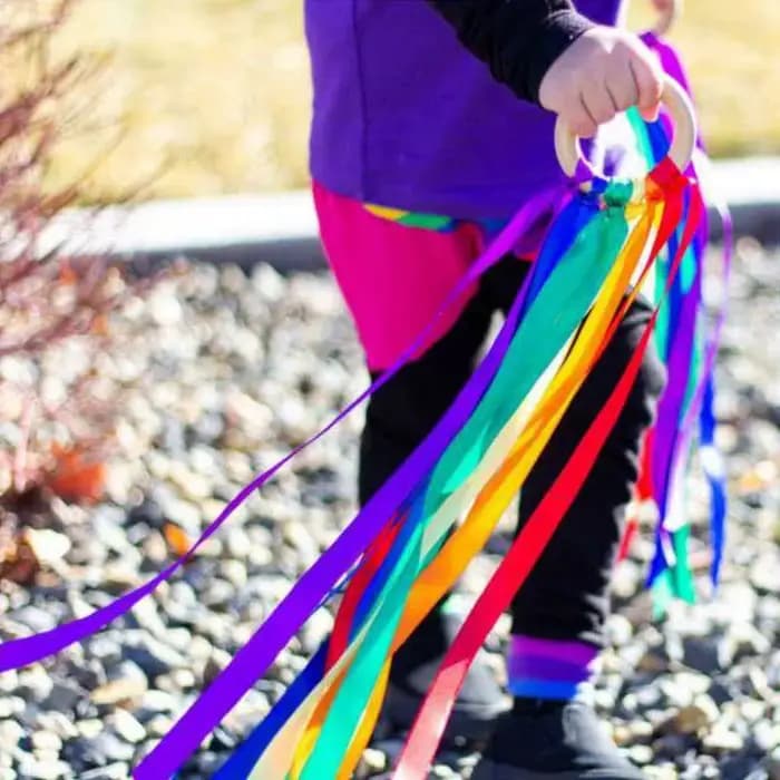 Cerceaux à rubans arc-en-ciel Montessori avec anneau en bois, accessoires de gymnastique et de danse pour enfants, garçons et filles, idéal pour les fêtes