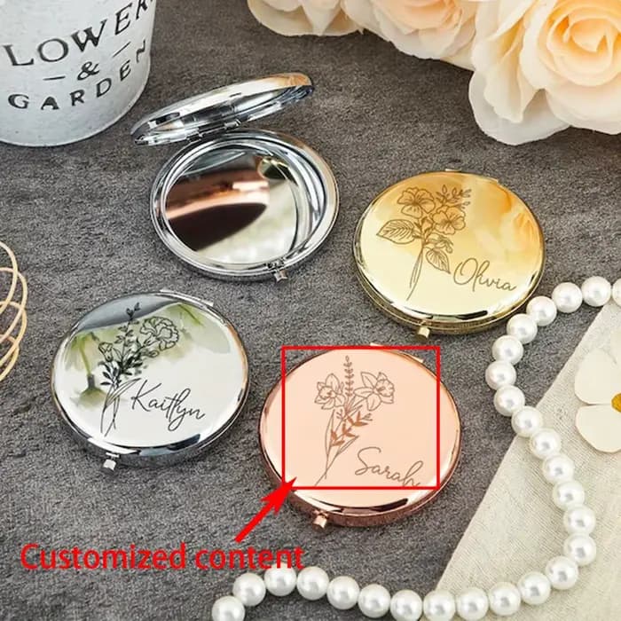 Miroir compact gravé avec motif de fleur de naissance