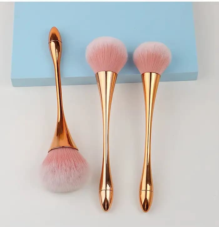 1 pinceau de maquillage pour la taille
