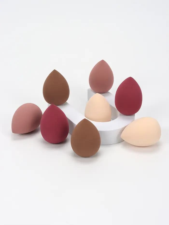 Mélangeur de fond de teint 4/8 ; Éponge cosmétique