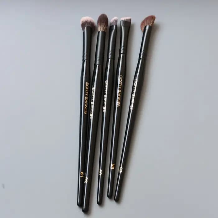 Ensemble de pinceaux de maquillage noirs de luxe de SCOTT