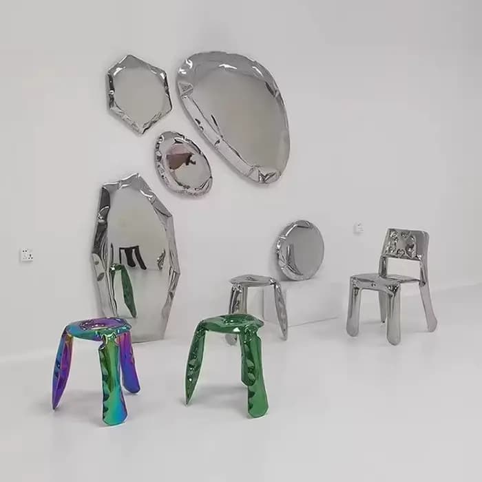 Miroir en acier inoxydable avec gouttelettes d'eau