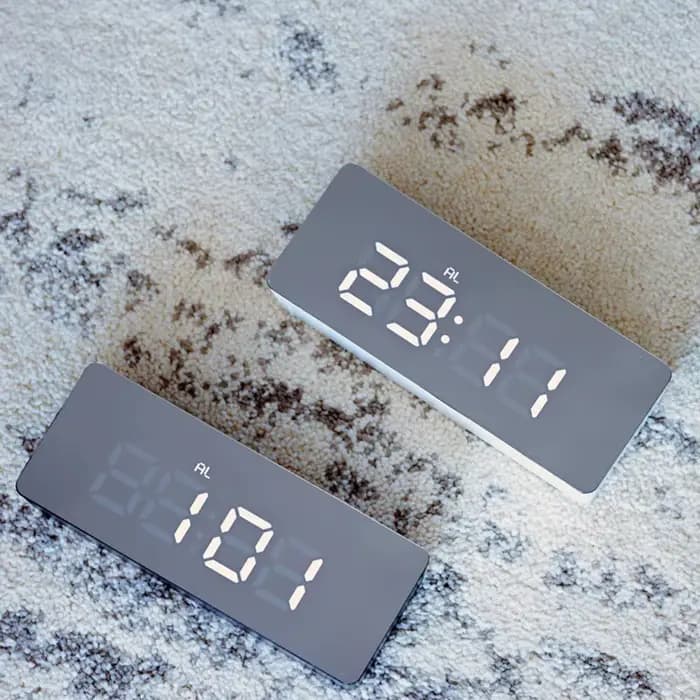 Horloge numérique à LED avec miroir électronique