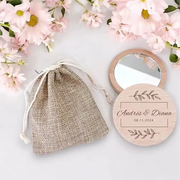 Miroir en bois personnalisé gravé